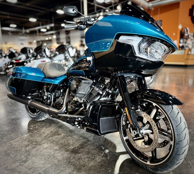 2026 Harley-Davidson® Road Glide® Teal Thunder / Vivid Black Black Trim