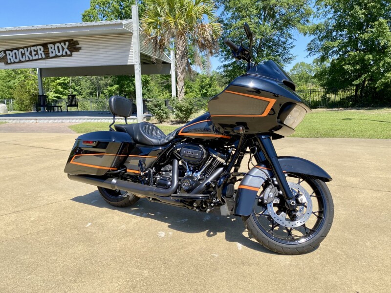 2022 Harley-Davidson Road Glide Special Vivid Black - Black Finish