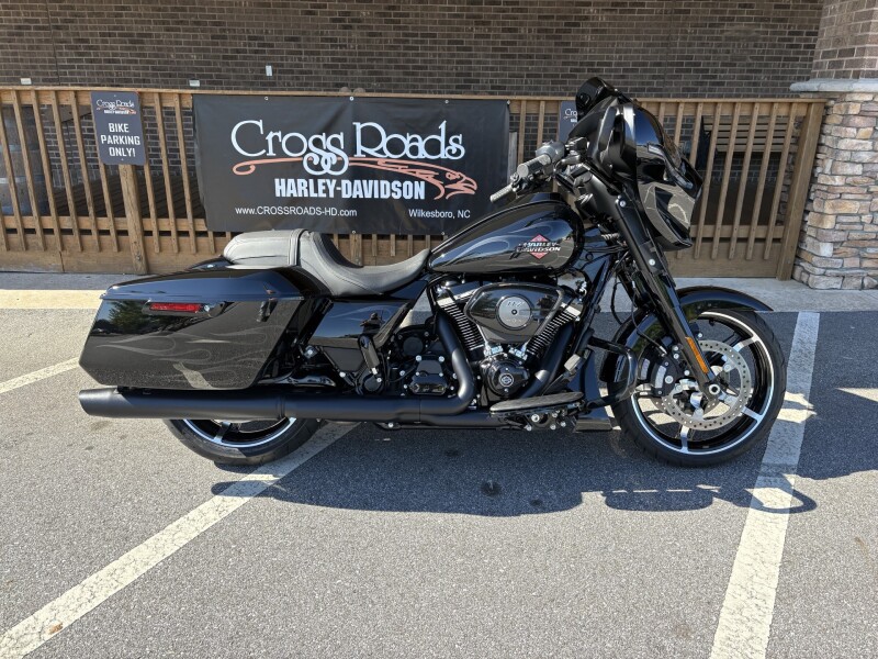 2025 Street Glide Midnight Firestorm