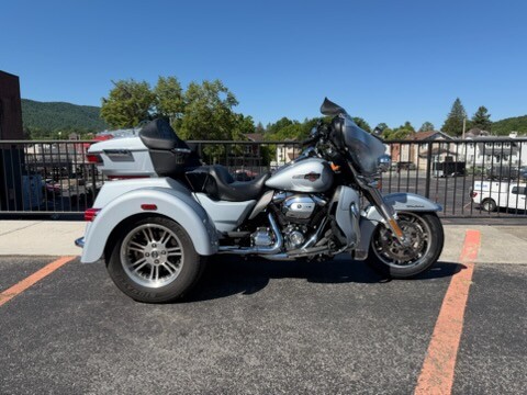 2023 Harley-Davidson® Tri Glide® Ultra FLHTCUTG