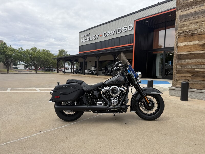2026 Harley-Davidson® Heritage Classic Midnight Ember w/Laced Wheels