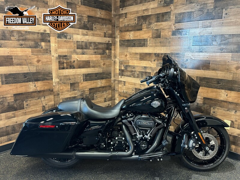 2022 Harley-Davidson® Street Glide® Special Vivid Black FLHXS