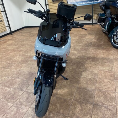  2025 Harley-Davidson® Pan America® 1250 ST thumb 2