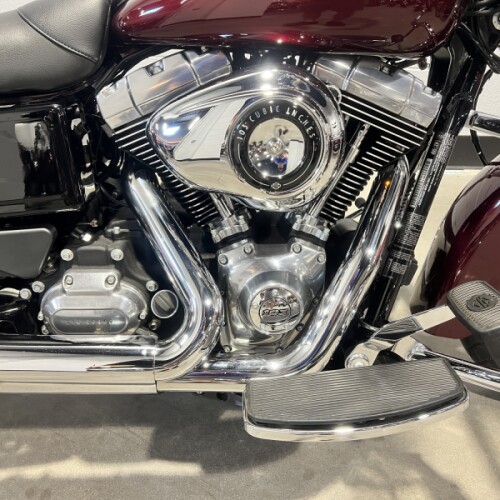 2015 Harley-Davidson® Switchback™ Mysterious Red Sunglo FLD thumb 1