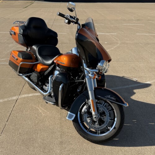 2016 Harley-Davidson® Ultra Limited Low Two-Tone Amber Whiskey/Vivid Black thumb 3