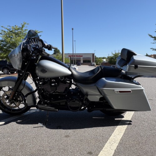 2023 Street Glide Special Atlas Silver Black trim thumb 0