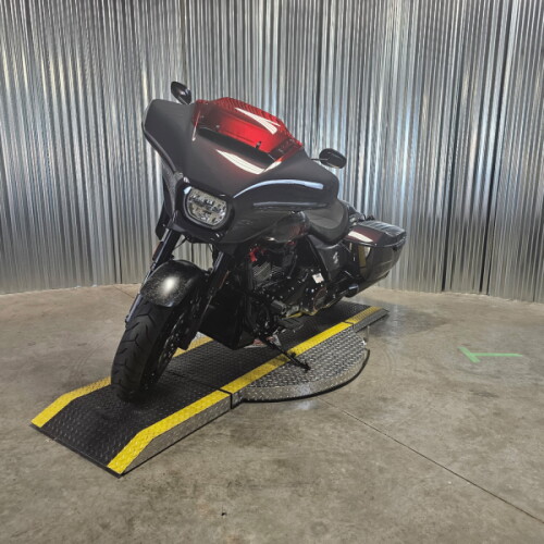 2026 Harley-Davidson® CVO Street Glide ST Inferno Gray thumb 2