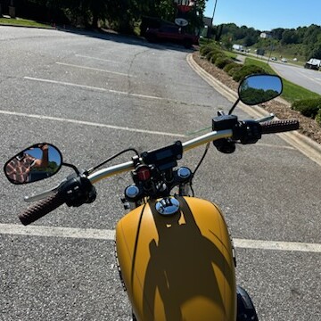 2019 Harley-Davidson® Street Bob® Rugged Gold Denim thumb 2
