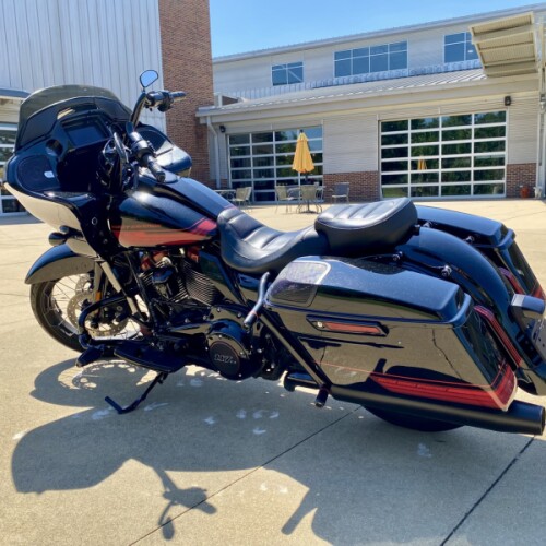 2021 Harley-Davidson CVO Road Glide Black Hole thumb 2