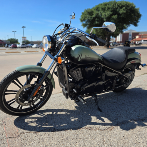 2023 Kawasaki Vulcan® 900 Custom thumb 1