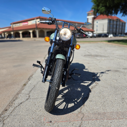 2023 Kawasaki Vulcan® 900 Custom thumb 2