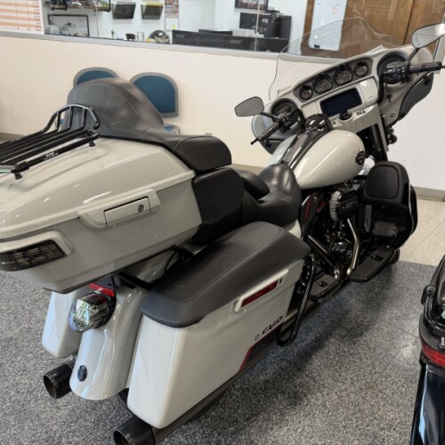 2020 Harley-Davidson® CVO™ Limited Sand Dune thumb 1