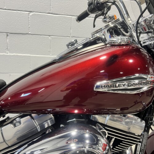 2015 Harley-Davidson® Switchback™ Mysterious Red Sunglo FLD thumb 3