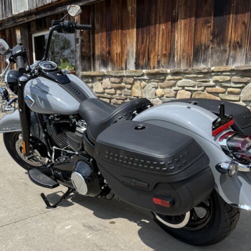 2026 Harley-Davidson® Heritage Classic Dark Billiard Gray Black Solo Cast Wheels thumb 0