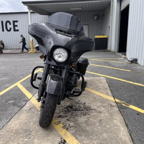 2020 Harley-Davidson® Street Glide® Special Vivid Black thumb 3