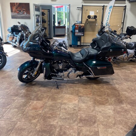  2021 Harley-Davidson® Road Glide® Limited thumb 3