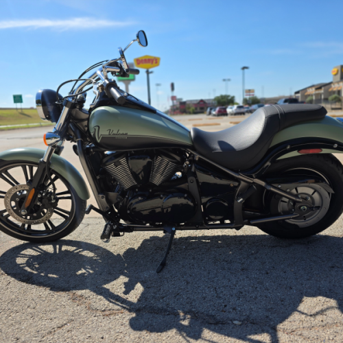 2023 Kawasaki Vulcan® 900 Custom thumb 0