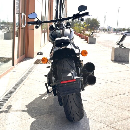 2021 Harley-Davidson® Fat Bob® 114 Vivid Black thumb 1