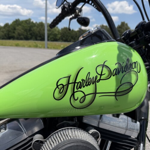 2009 Harley-Davidson® Street Bob® Neon Green thumb 0