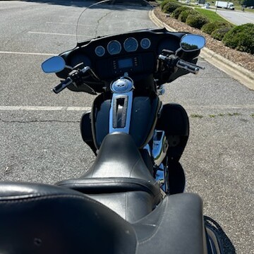 2019 Harley-Davidson® Electra Glide® Ultra Classic® Vivid Black thumb 0