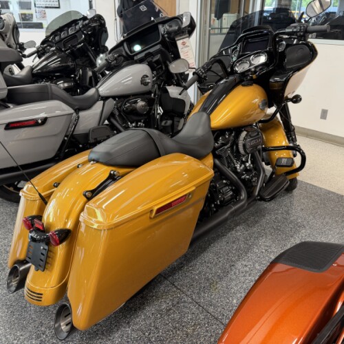 2023 Harley-Davidson® Road Glide® Special Prospect Gold - Black Finish thumb 2