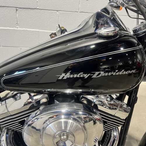 2006 Harley-Davidson® Softail Deuce Vivid Black FXSTD thumb 3