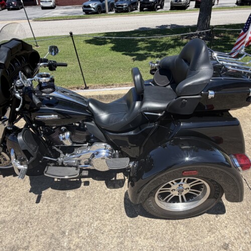 2017 Harley-Davidson® Tri Glide® Ultra | Pre-Owned Harley-Davidson® Trike thumb 0