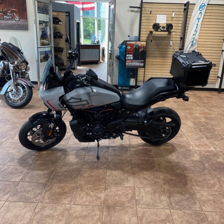  2025 Harley-Davidson® Pan America® 1250 ST thumb 3