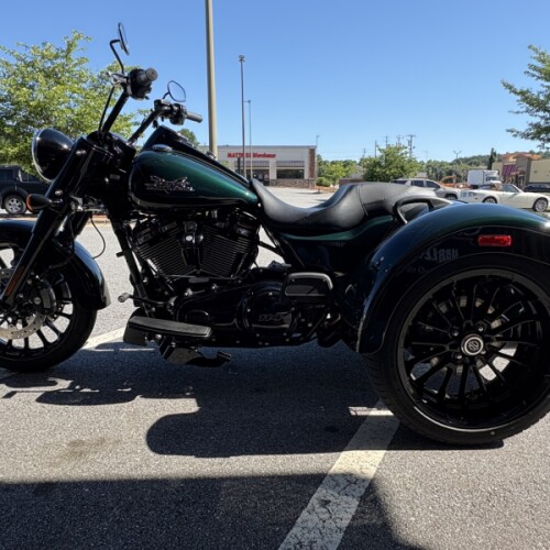 2024 Harley-Davidson® Freewheeler® Alpine Green / Vivid Black thumb 0