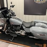 2026 Harley-Davidson® Road Glide® Dark Billiard Gray Chrome Trim thumb 3
