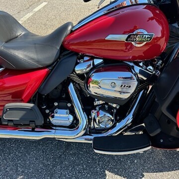 2023 Harley-Davidson® Ultra Limited Redline Red thumb 2