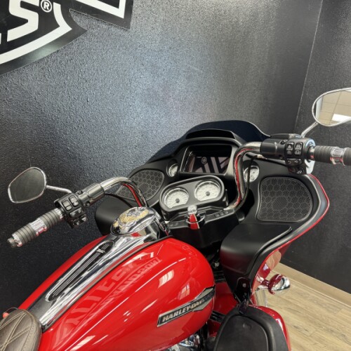 2023 Harley-Davidson® Road Glide® thumb 0