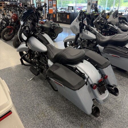 2023 Harley-Davidson® Street Glide® Special Atlas Silver Metallic - Black Finish thumb 1