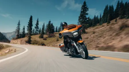 Daily Commuting Near Brandon, FL on the 2026 Harley-Davidson® CVO™ Street Glide®