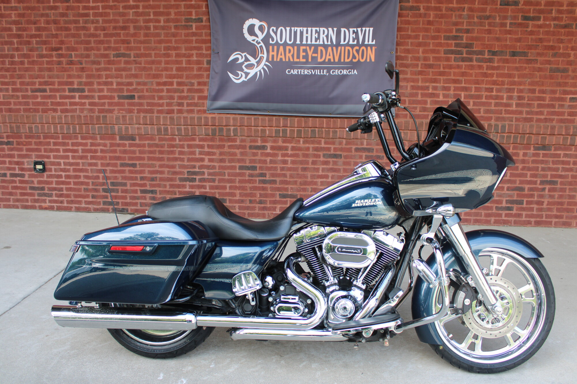 2016 Harley-Davidson® Road Glide® Special Custom Colour Cosmic Blue Pearl
