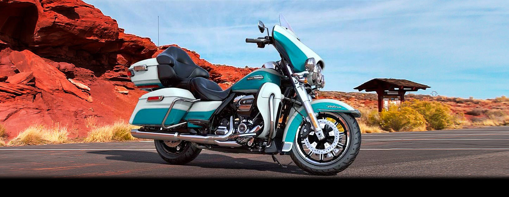 2017 Harley-Davidson® Electra Glide® Ultra Classic® Crushed Ice Pearl/Frosted Teal Pearl