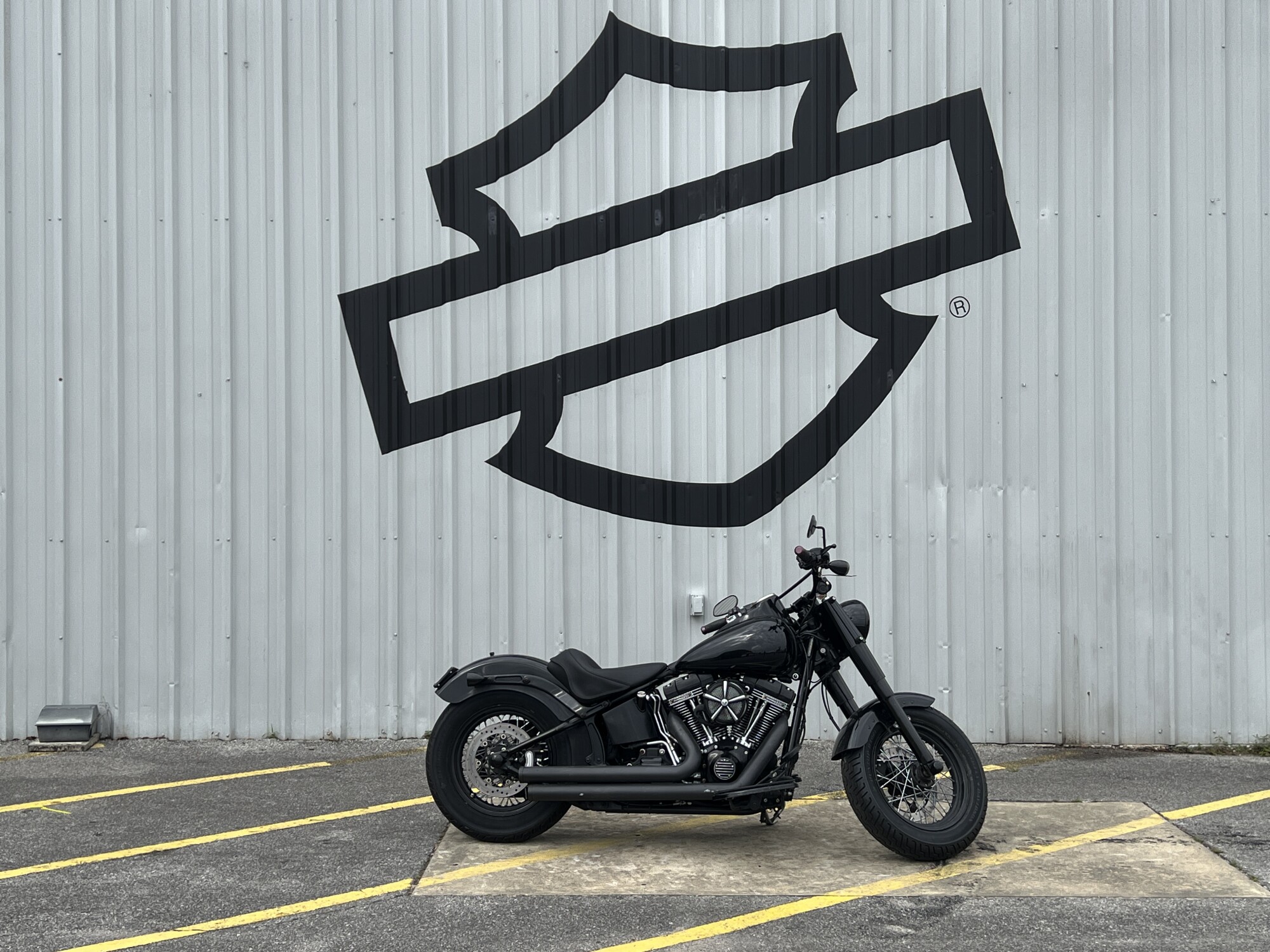 2016 Harley-Davidson® Softail Slim® S Vivid Black