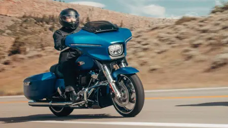 Davenport, IA Riders Ask if the 2026 Harley-Davidson® Street Glide® Handles Daily Miles Comfortably