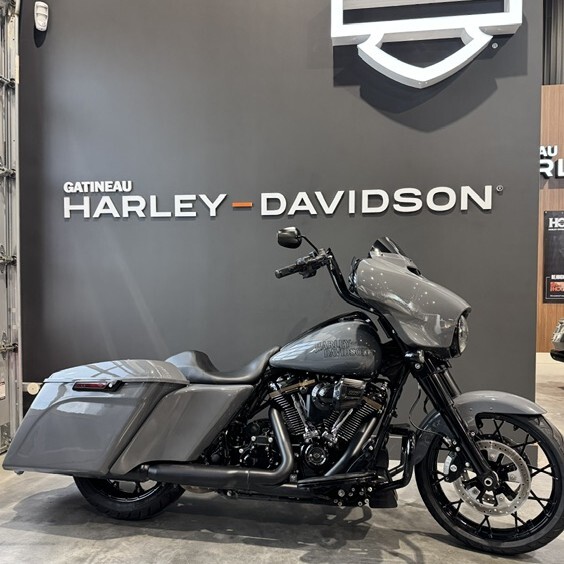 2022 Harley-Davidson® Street Glide® ST Gunship Grey - Black Finish