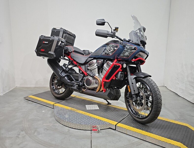 RA1250SE 2025 CVO™ Pan America®