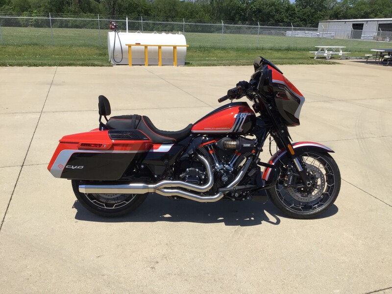 FLHXSE 2024 CVO™ Street Glide®