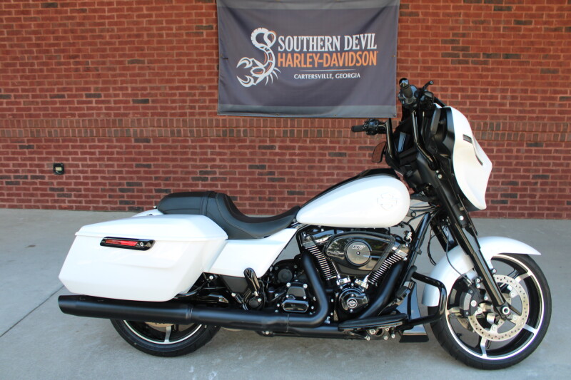 2025 Harley-Davidson® Street Glide® White Onyx Pearl - Black Finish