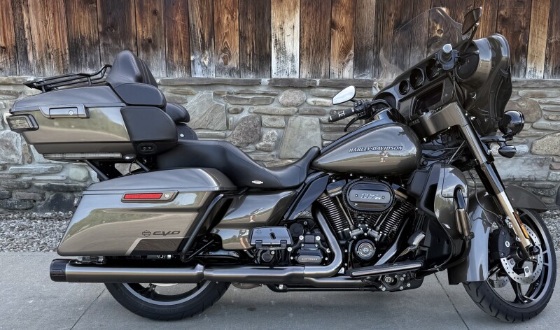 2021 Harley-Davidson® CVO™ Limited Bronze Armor