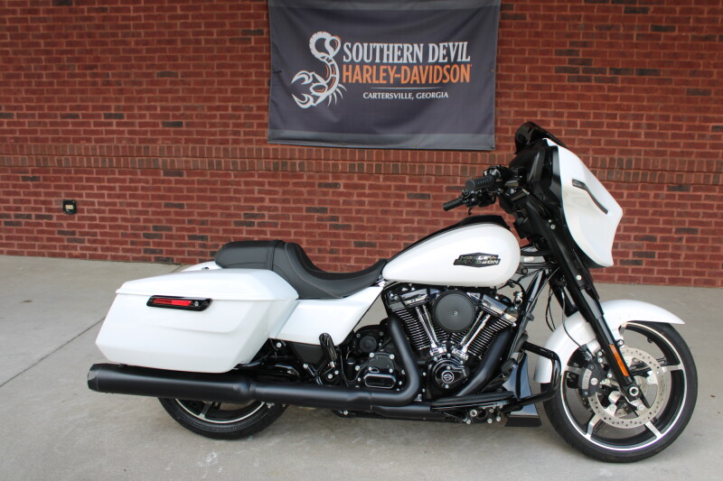2024 Harley-Davidson® Street Glide® White Onyx Pearl - Black Finish