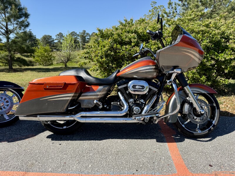  2013 Harley-Davidson® CVO™ Road Glide® Custom FLTRXSE2