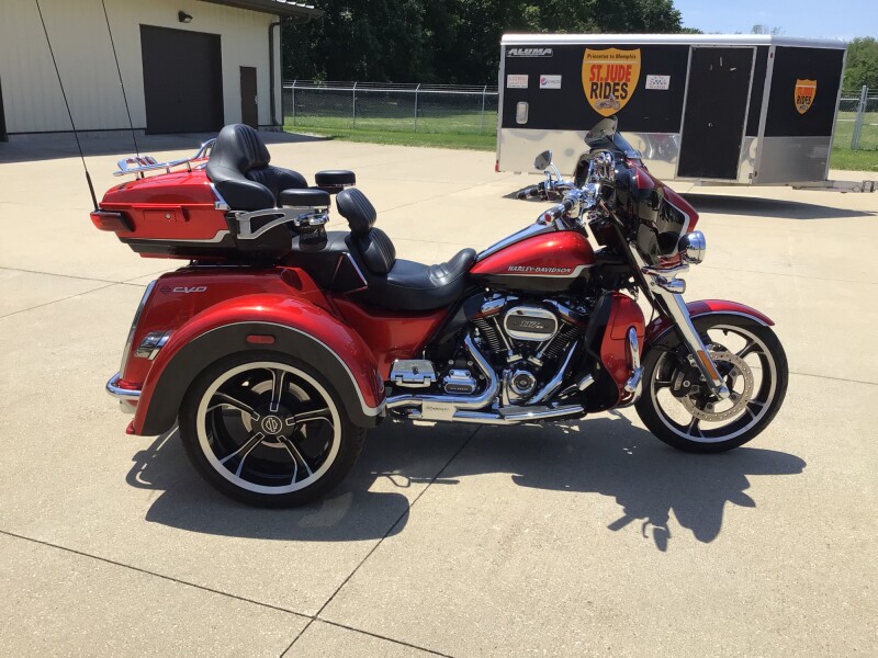 FLHTCUTGSE 2021 CVO™ Tri Glide®