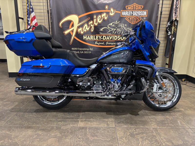 2026 Harley-Davidson® CVO Street Glide Limited ELECTRIC COAST W/ PINSTRIPE