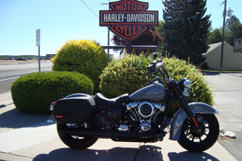 2026 Harley-Davidson® Heritage Classic Dark Billiard Gray Black Cast Wheels