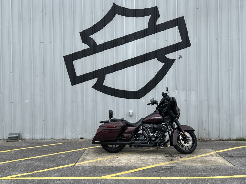 2018 Harley-Davidson® Street Glide® Special Twisted Cherry