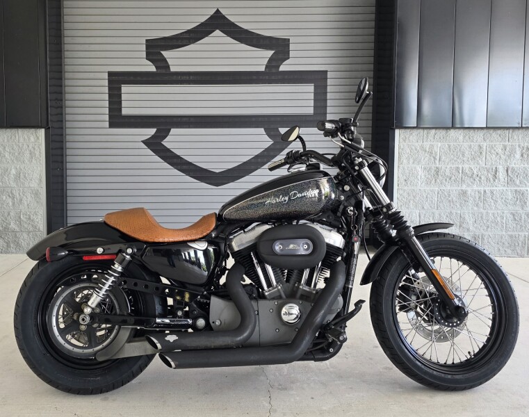 2008 Harley-Davidson® 1200 Custom METALLIC BLACK CUSTOM PAINT